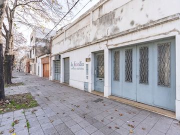 VENTA CASA A RECICLAR ABASTO
