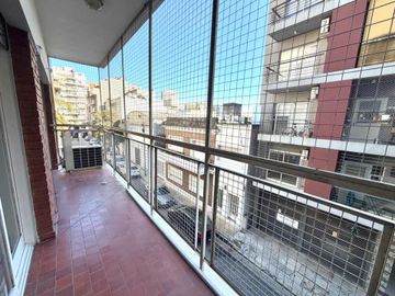 Departamento 3 ambientes más dependencia V Urquiza