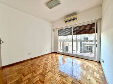 Departamento 3 ambientes más dependencia V Urquiza
