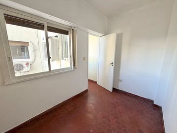 Departamento 3 ambientes más dependencia V Urquiza