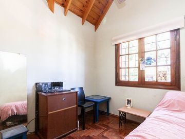CASA EN VENTA 5 AMBIENTES EN ADROGUE - OPORTUNIDAD