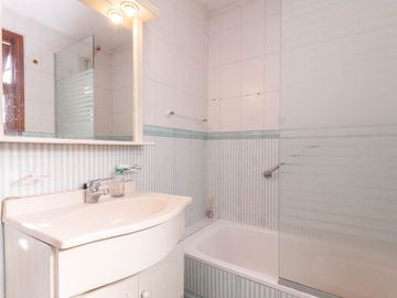 CASA EN VENTA 5 AMBIENTES EN ADROGUE - OPORTUNIDAD