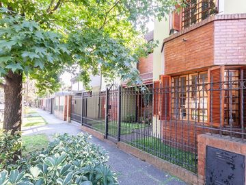 CASA EN VENTA 5 AMBIENTES EN ADROGUE - OPORTUNIDAD
