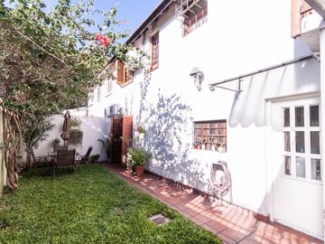 CASA EN VENTA 5 AMBIENTES EN ADROGUE - OPORTUNIDAD