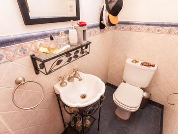 CASA EN VENTA 5 AMBIENTES EN ADROGUE - OPORTUNIDAD