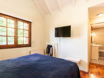 CASA EN VENTA 5 AMBIENTES EN ADROGUE - OPORTUNIDAD