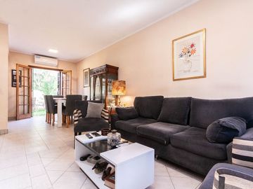 CASA EN VENTA 5 AMBIENTES EN ADROGUE - OPORTUNIDAD