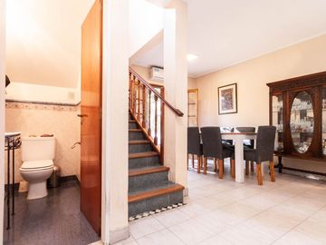 CASA EN VENTA 5 AMBIENTES EN ADROGUE - OPORTUNIDAD