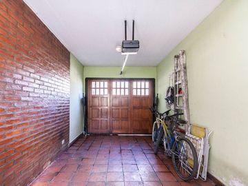 CASA EN VENTA 5 AMBIENTES EN ADROGUE - OPORTUNIDAD