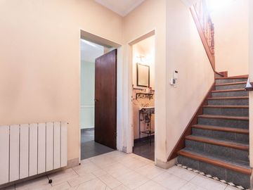 CASA EN VENTA 5 AMBIENTES EN ADROGUE - OPORTUNIDAD