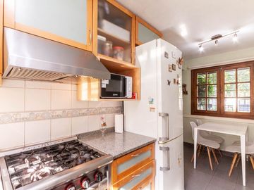 CASA EN VENTA 5 AMBIENTES EN ADROGUE - OPORTUNIDAD