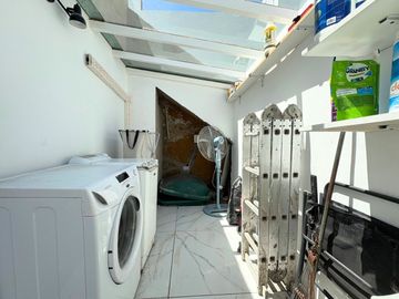 Venta casa a estrenar 5 ambientes San Isidro