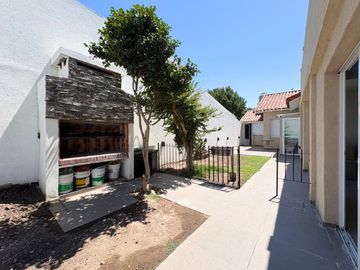 Venta casa a estrenar 5 ambientes San Isidro