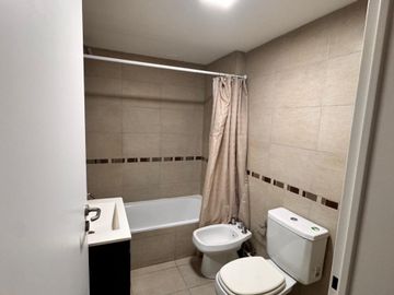 ALQUILER  DEPARTAMENTO CON BALCON  MORON