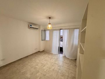 ALQUILER  DEPARTAMENTO CON BALCON  MORON