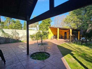 CASA 5 AMB C/ PILETA PARQUE LELOIR APTO CREDITO