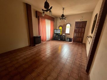VENTA CASA 4 AMB-HURLINGHAM-V. TESEI-APTA CRÉD.