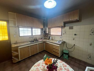 VENTA CASA 4 AMB-HURLINGHAM-V. TESEI-APTA CRÉD.