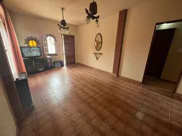 VENTA CASA 4 AMB-HURLINGHAM-V. TESEI-APTA CRÉD.