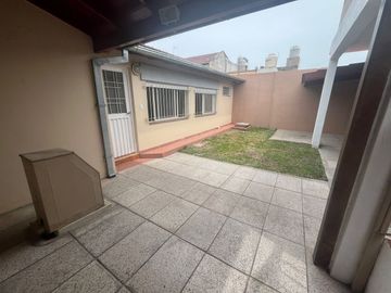 VENTA CASA 4 AMB-HURLINGHAM-V. TESEI-APTA CRÉD.