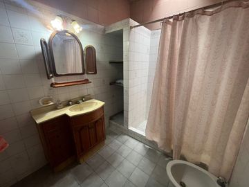 VENTA CASA 4 AMB-HURLINGHAM-V. TESEI-APTA CRÉD.