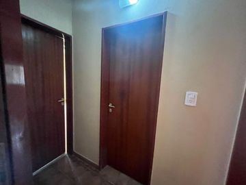 VENTA CASA 4 AMB-HURLINGHAM-V. TESEI-APTA CRÉD.