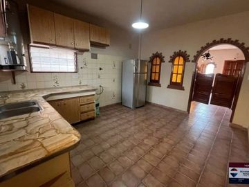 VENTA CASA 4 AMB-HURLINGHAM-V. TESEI-APTA CRÉD.