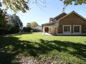 CASA EN VENTA LOS LAGARTOS COUNTRY CLUB, PILAR.