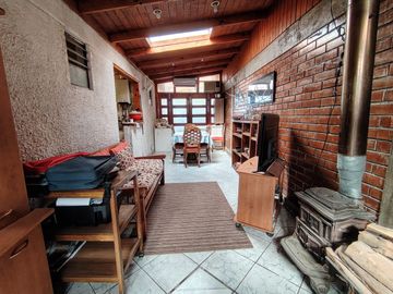 VENDE ESPACIOSA CASA EN CONDOMINIO CERRADO EN MAIPU