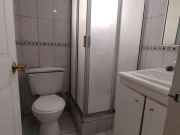 VENTA AMPLIA CASA EN CONDOMINIO MAIPU
