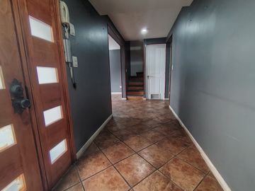 VENTA AMPLIA CASA EN CONDOMINIO MAIPU