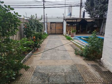 VENTA AMPLIA CASA EN CONDOMINIO MAIPU