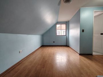 VENTA AMPLIA CASA EN CONDOMINIO MAIPU