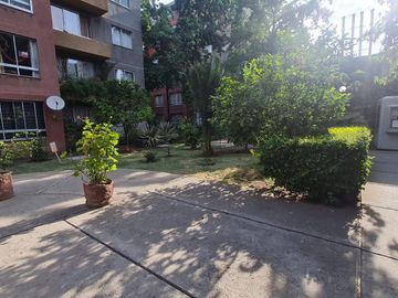 ARRIENDO LUMINOSO DEPARTAMENTO EN TRANQUILO CONDOMINIO