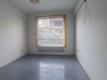 ARRIENDO LUMINOSO DEPARTAMENTO EN TRANQUILO CONDOMINIO