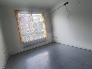 ARRIENDO LUMINOSO DEPARTAMENTO EN TRANQUILO CONDOMINIO