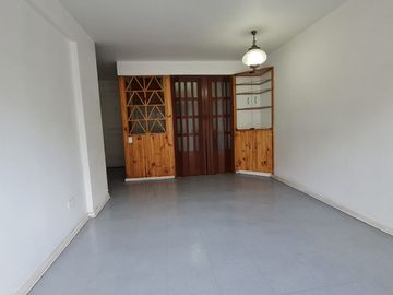 ARRIENDO LUMINOSO DEPARTAMENTO EN TRANQUILO CONDOMINIO