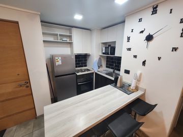 ARRIENDO DEPTO AMOB 2D1B  Y ESTACIONAMIENTO