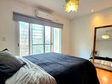 Venta Triplex 5 Amb. Jardín, y Garage OLIVOS