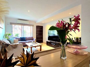 Venta Triplex 5 Amb. Jardín, y Garage OLIVOS