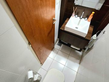 Venta Triplex 5 Amb. Jardín, y Garage OLIVOS