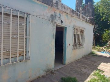 VENTA CASA AL FRENTE, 3 DORMITORIOS, COCHERA