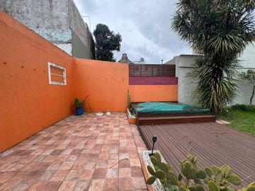 VENTA CASA 4 AMBIENTES JARDIN JACUZZI ITUZAINGO