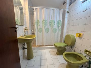 VENTA CASA 4 AMBIENTES JARDIN JACUZZI ITUZAINGO