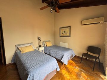VENTA CASA 4 AMBIENTES JARDIN JACUZZI ITUZAINGO