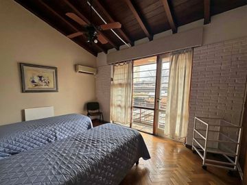 VENTA CASA 4 AMBIENTES JARDIN JACUZZI ITUZAINGO