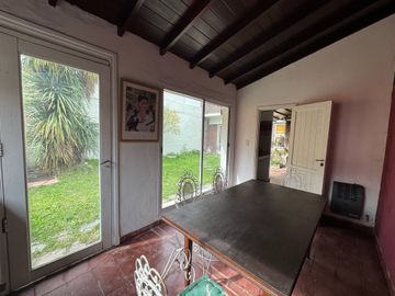 VENTA CASA 4 AMBIENTES JARDIN JACUZZI ITUZAINGO