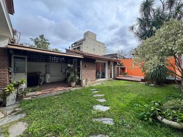 VENTA CASA 4 AMBIENTES JARDIN JACUZZI ITUZAINGO