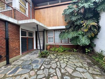 VENTA CASA 4 AMBIENTES JARDIN JACUZZI ITUZAINGO