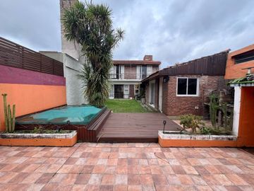 VENTA CASA 4 AMBIENTES JARDIN JACUZZI ITUZAINGO